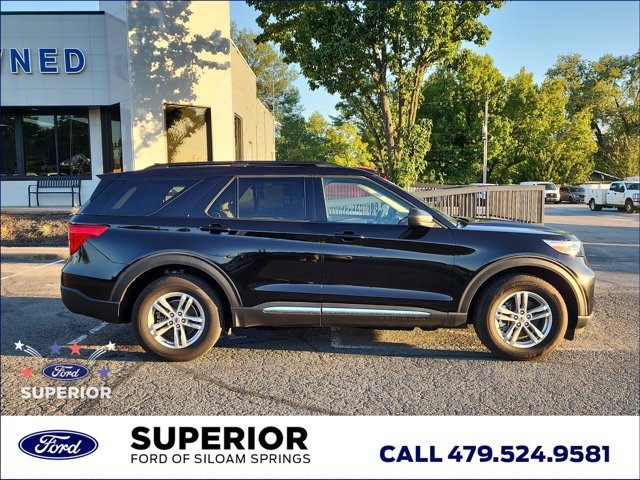 Used 2024 Ford Explorer XLT w/ Equipment Group 202A AWD/4WD image 2