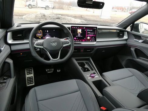 New 2026 Volkswagen Tiguan SE R-Line AWD/4WD image 33
