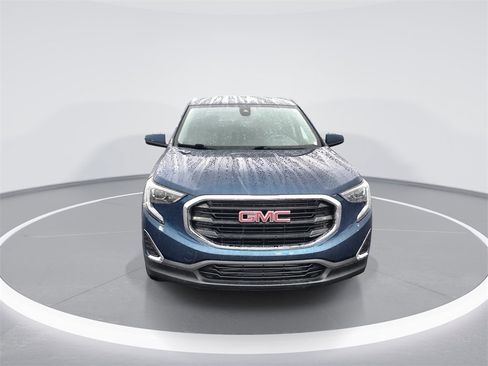 Used 2020 GMC Terrain SLE image 3
