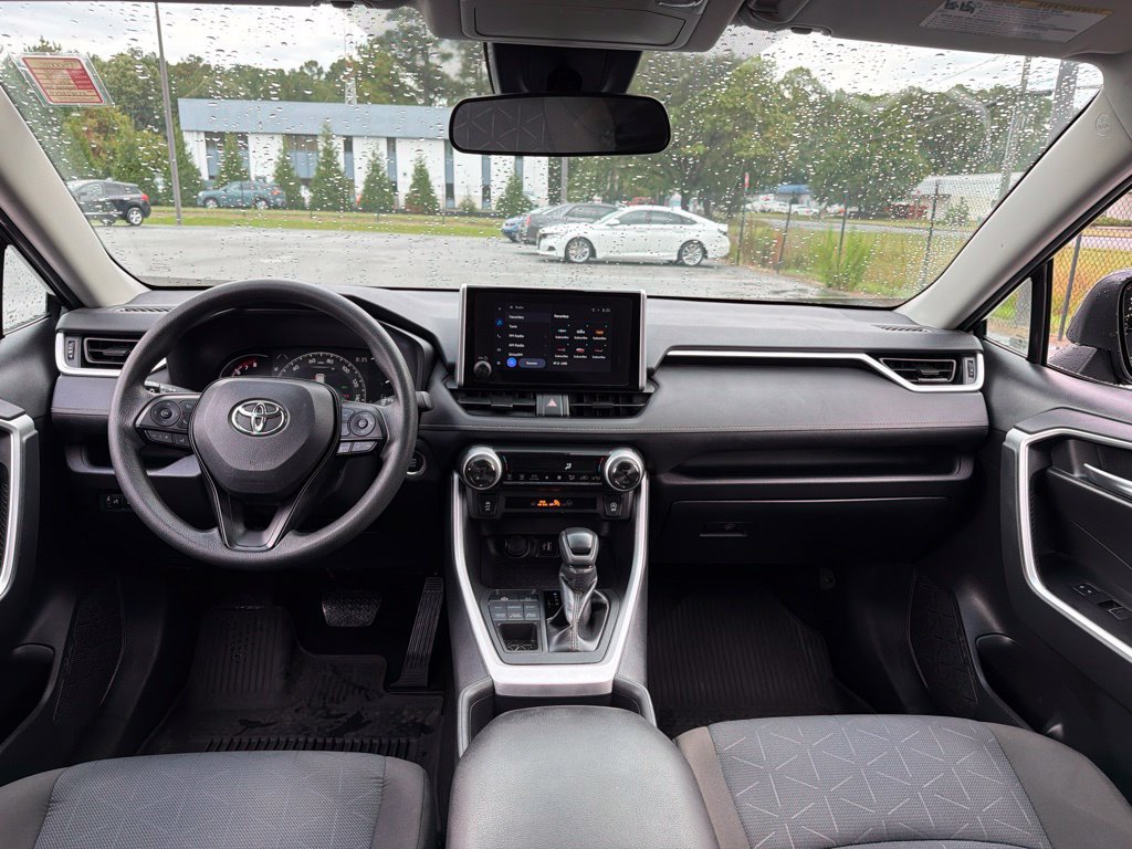 Used 2025 Toyota RAV4 XLE AWD/4WD image 8
