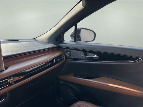 Used 2023 Lincoln Nautilus Reserve w/ Equipment Group 201A image 16