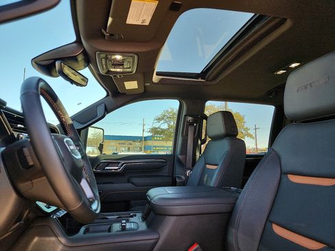 Used 2024 GMC Sierra 2500 AT4 w/ AT4 Premium Plus Package image 13