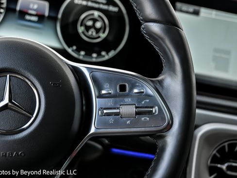 Used 2024 Mercedes-Benz G 550 image 37