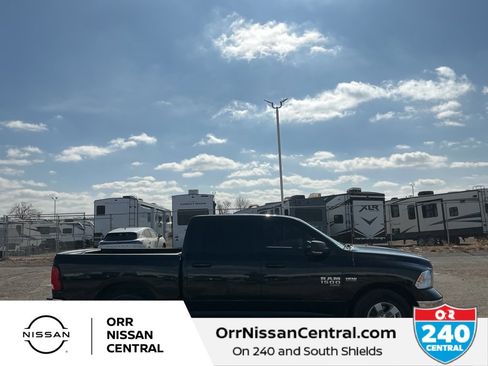 Used 2019 RAM 1500 Classic SLT w/ Luxury Group image 4