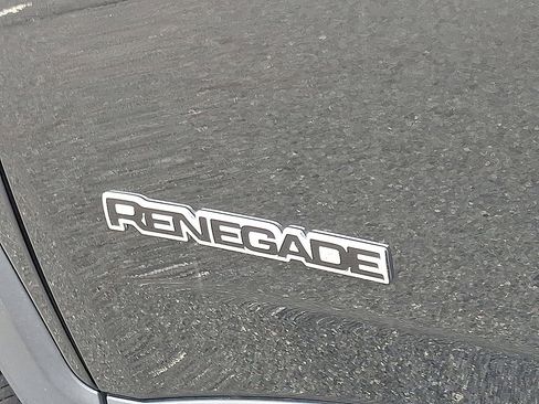 Used 2021 Jeep Renegade Latitude AWD/4WD image 19