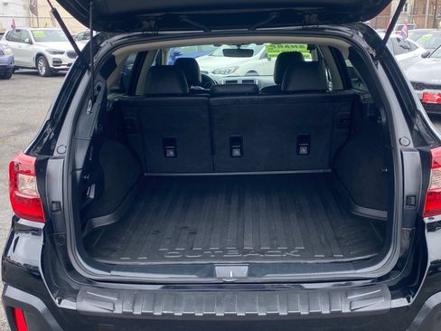 Used 2019 Subaru Outback 2.5i Limited AWD/4WD image 41