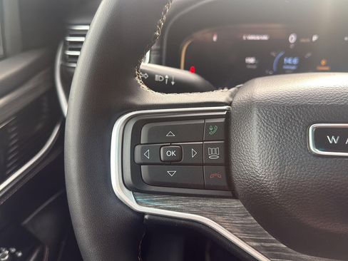 Used 2024 Jeep Wagoneer Series II image 18