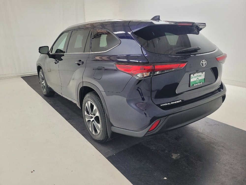 Used 2021 Toyota Highlander XLE AWD/4WD image 5