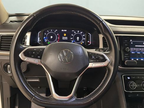 Used 2023 Volkswagen Atlas SE w/ Panoramic Sunroof Package FWD image 12