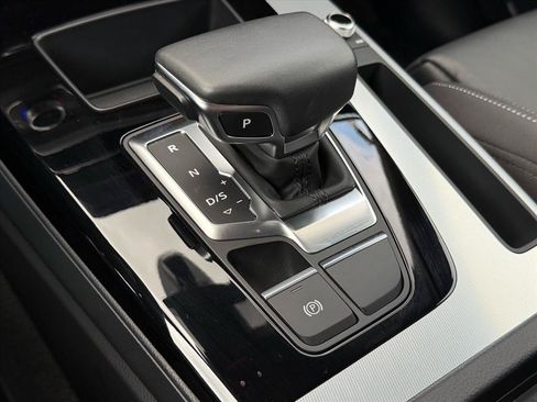 Certified 2025 Audi Q5 2.0T Premium w/ Convenience Plus Package AWD/4WD image 23