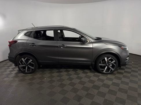 Used 2022 Nissan Rogue Sport SL w/ Premium Package FWD image 11