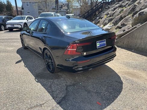 Used 2023 Volvo S60 B5 Plus w/ Climate Package AWD/4WD image 4