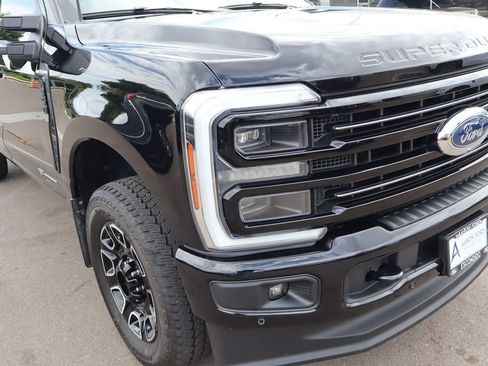 Used 2025 Ford F350 Platinum AWD/4WD image 9