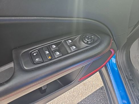 Used 2021 Jeep Compass Trailhawk image 10