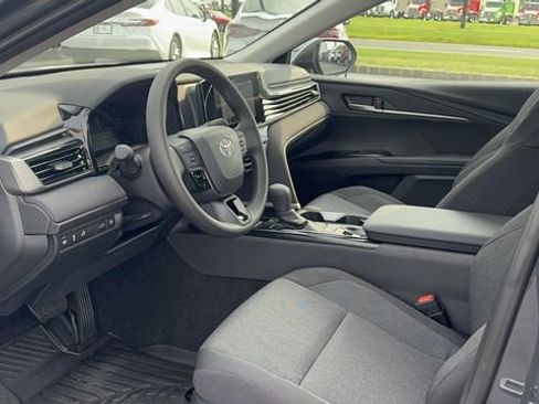 Used 2025 Toyota Camry LE w/ Convenience Package FWD image 29
