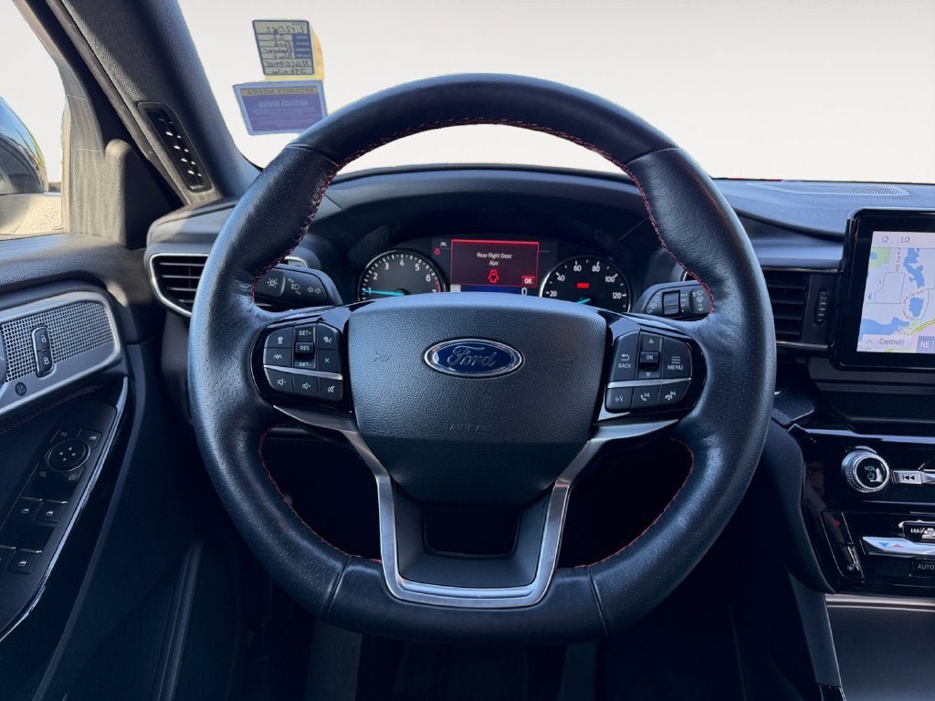 Used 2022 Ford Explorer ST-Line w/ Class IV Trailer Tow Package AWD/4WD image 13
