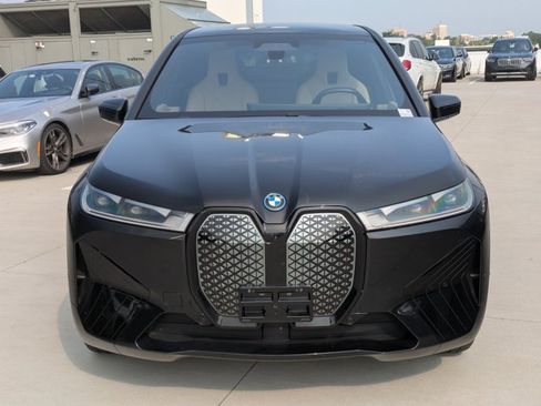 Used 2024 BMW iX xDrive50 w/ Sport Package AWD/4WD image 2
