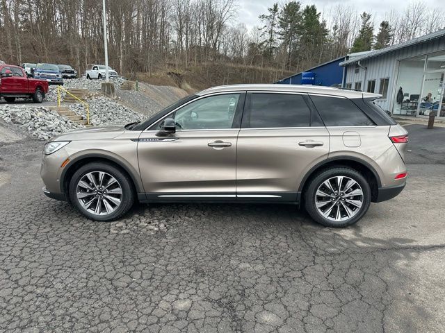 Used 2020 Lincoln Corsair Reserve w/ Equipment Group 202A AWD/4WD image 2