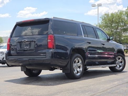 Used 2018 Chevrolet Suburban LT w/ LT Signature Package AWD/4WD image 12