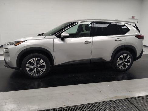Used 2021 Nissan Rogue SV AWD/4WD image 2
