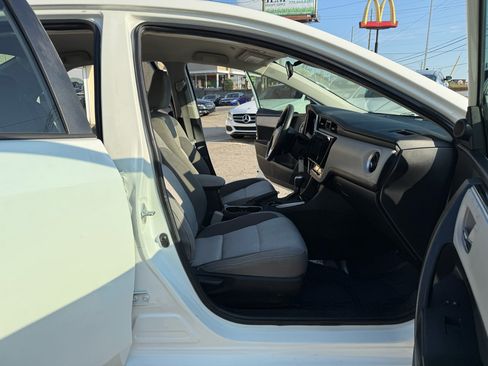 Used 2019 Toyota Corolla LE image 40