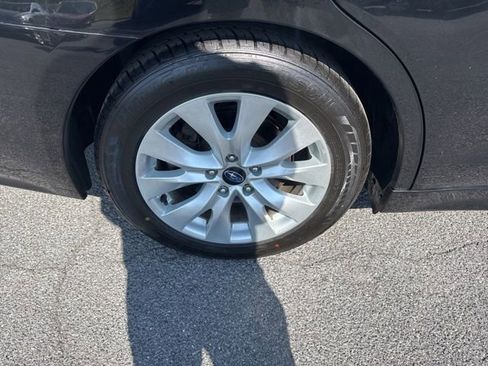 Used 2017 Subaru Legacy 2.5i Premium image 9