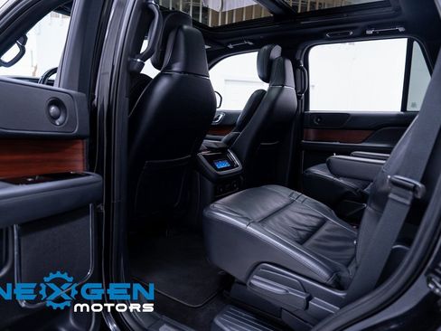 Used 2022 Lincoln Navigator Reserve AWD/4WD image 41