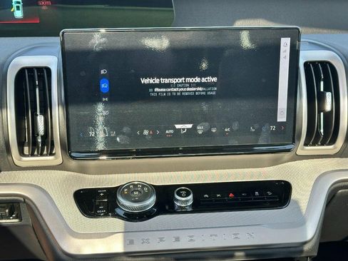 New 2026 Ford Expedition Active image 9