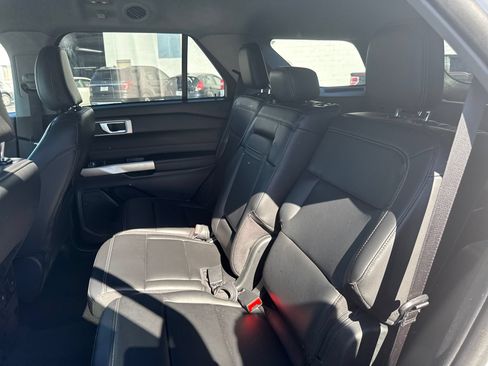 Used 2023 Ford Explorer XLT w/ Equipment Group 202A AWD/4WD image 16