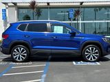 Certified 2022 Volkswagen Taos SE image 4
