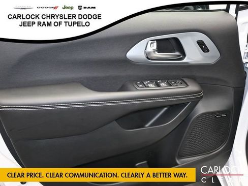 New 2026 Chrysler Pacifica Limited w/ Uconnect Theater Family Group image 11