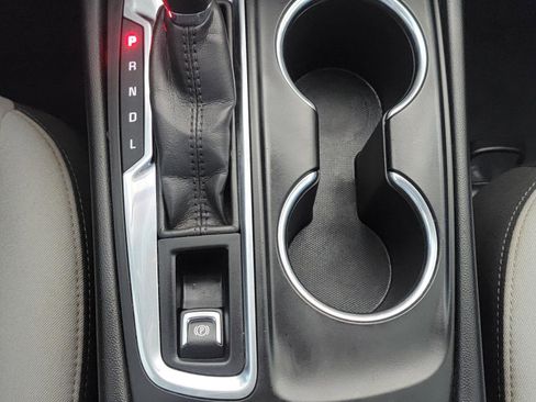 Used 2020 Chevrolet Equinox LS w/ LS Convenience Package image 26