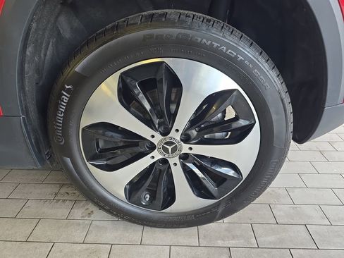 Certified 2025 Mercedes-Benz GLA 250 image 36