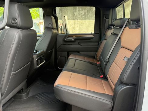 Used 2024 Chevrolet Silverado 2500 High Country w/ Technology Package image 25