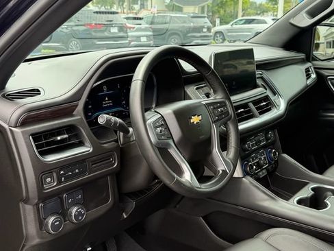 Used 2024 Chevrolet Suburban LT RWD image 12