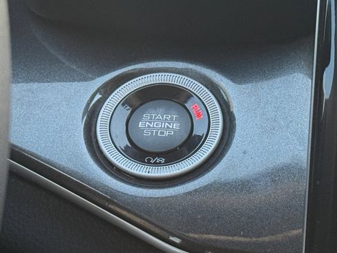 Used 2023 Jeep Grand Cherokee L Laredo image 21