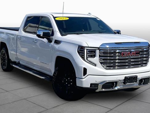 Used 2023 GMC Sierra 1500 Denali w/ Technology Package AWD/4WD image 3