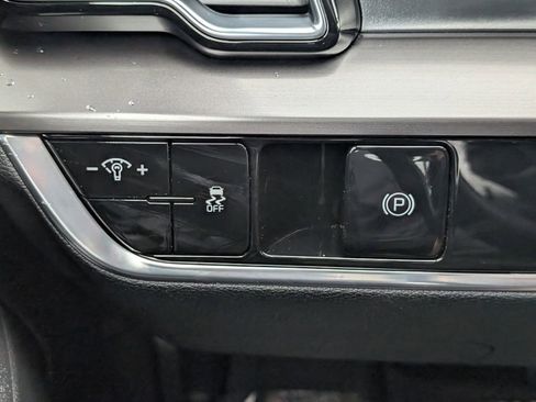 Certified 2025 Kia Sportage EX FWD image 31