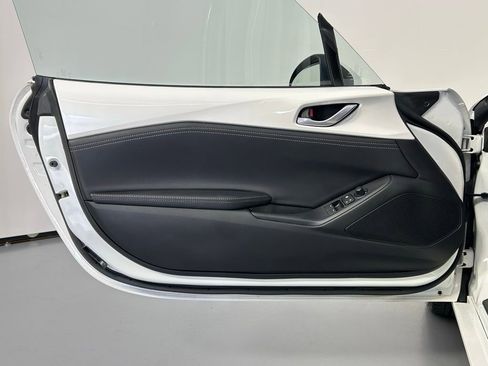 Used 2023 MAZDA MX-5 Miata Grand Touring w/ Weather Package image 31
