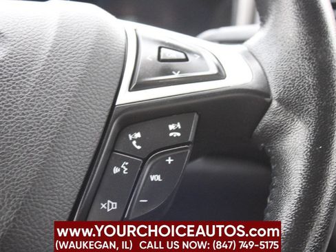 Used 2017 Ford Fusion SE image 26