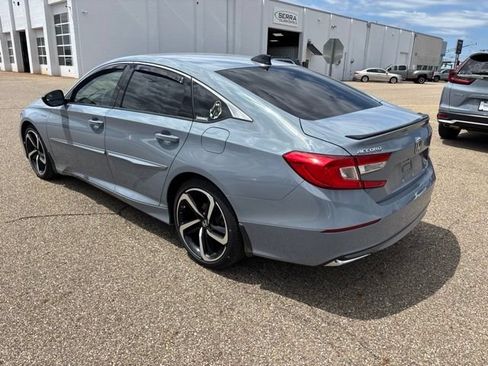 Used 2022 Honda Accord Sport image 4