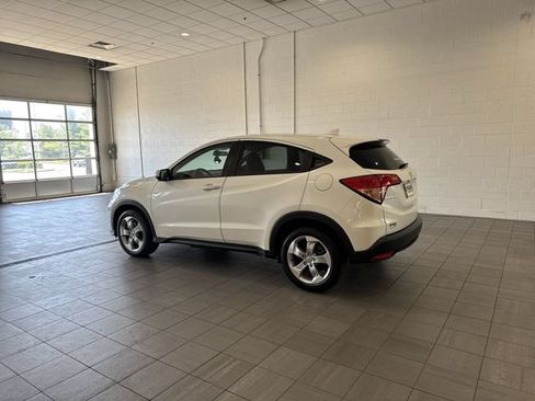 Used 2016 Honda HR-V EX image 4
