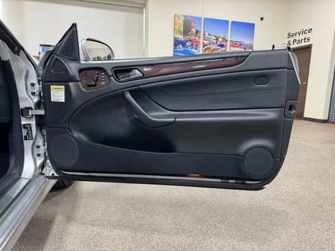 Used 2002 Mercedes-Benz CLK 320 Cabriolet image 41