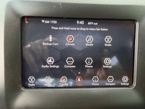 Used 2019 Jeep Cherokee Latitude Plus FWD image 24