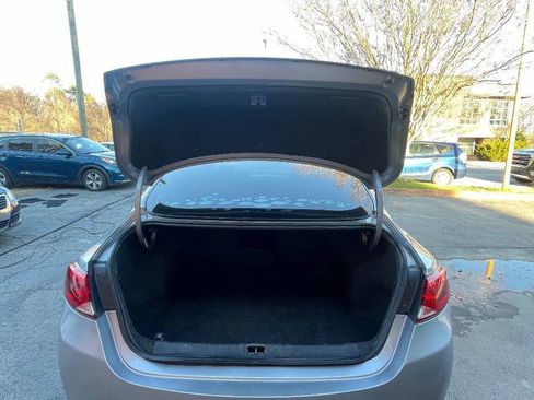 Used 2015 Chrysler 200 Limited image 8