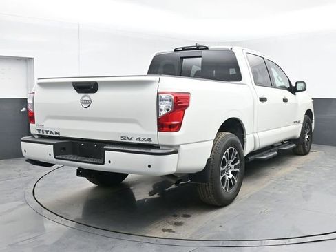 Used 2024 Nissan Titan SV w/ Accessory Utility Package image 10