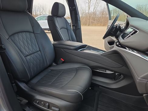 Used 2023 Buick Enclave Avenir w/ Avenir Technology Package image 10