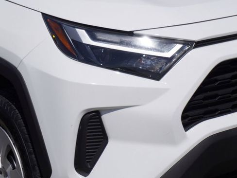 Used 2024 Toyota RAV4 LE AWD/4WD image 3
