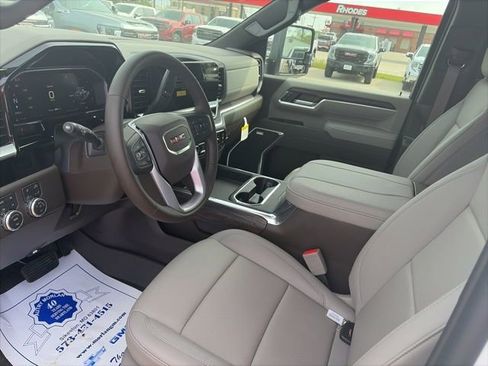 New 2026 GMC Sierra 2500 SLT w/ SLT Premium Package AWD/4WD image 16