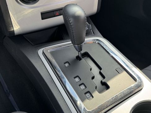 Used 2010 Dodge Challenger SE RWD image 6